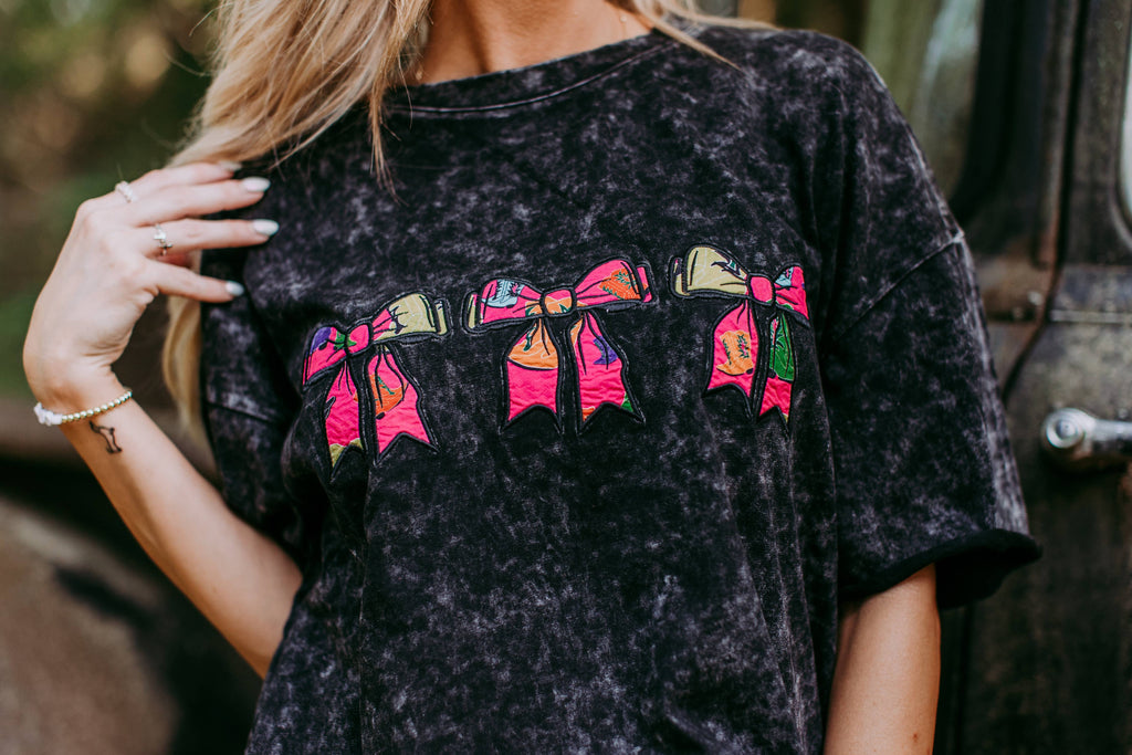 Pink Bow Acid Washed Tee : Charcoal